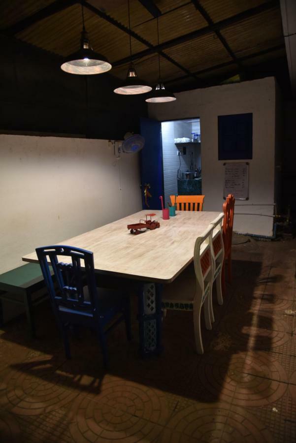 The Social Space Hostel Mumbai Exterior photo
